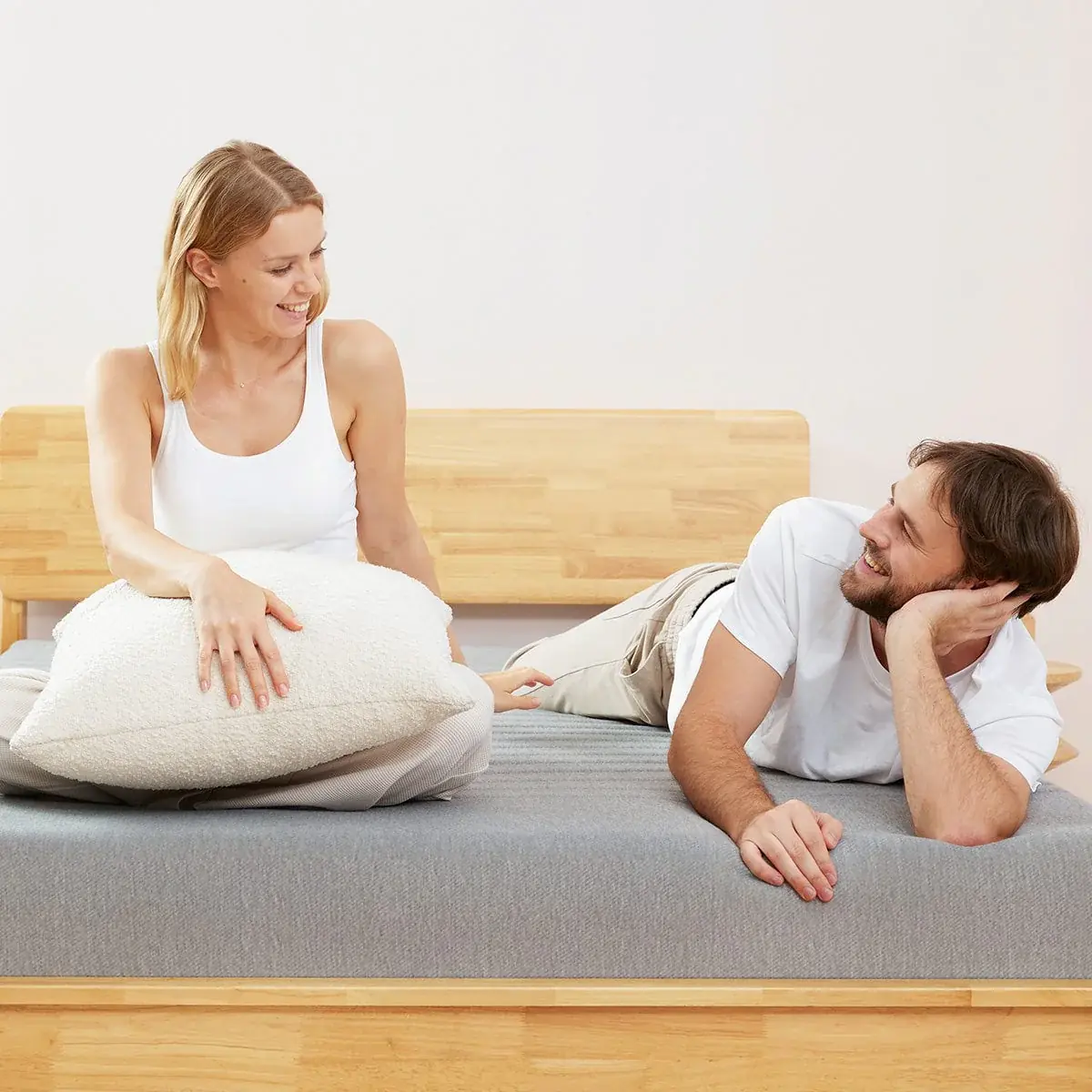 2025 如何打造理想卧室的睡眠环境：从床垫选择到空间布局的全方位指南