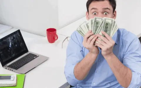 不接单不直播，用内容挂广告开始副业赚美元