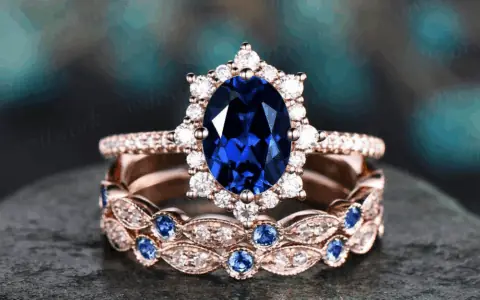 蓝宝石 Sapphire：永恒经典的优雅象征