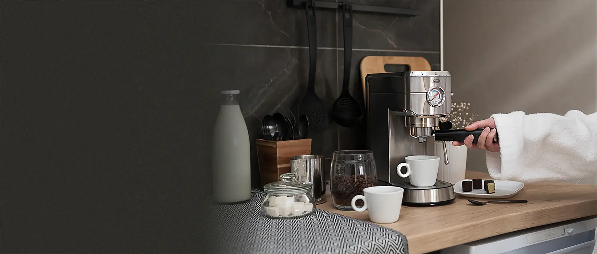 2025 Gevi迷你意式咖啡机推荐：带奶泡功能超值之选