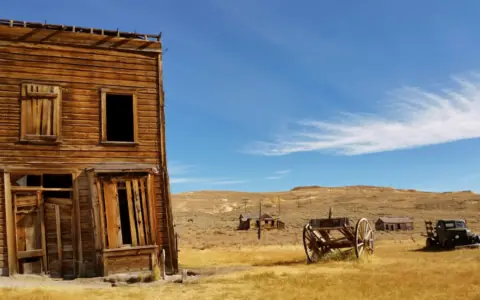 批量做內容賣鏟子的黃金模板