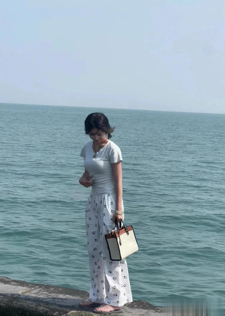 2026 海边摄影技巧指南之拍摄妹子