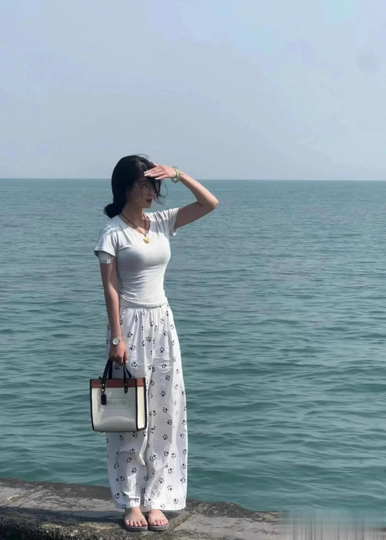 2026 海边摄影技巧指南之拍摄妹子