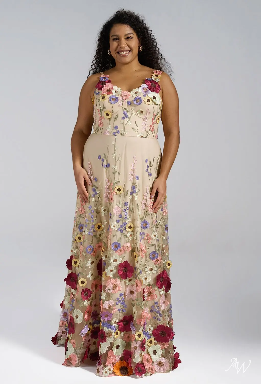 AW Bridal花卉裙子，带你穿越浪漫春光，感受自然之美