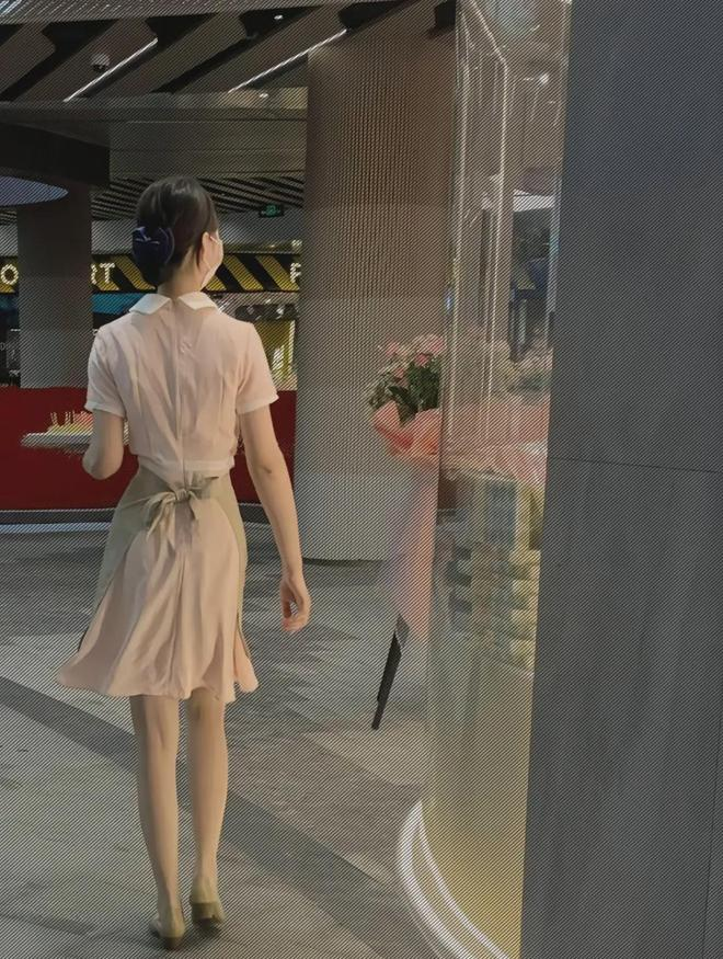 为什么好利来女员工上班要穿丝袜呢？ 20