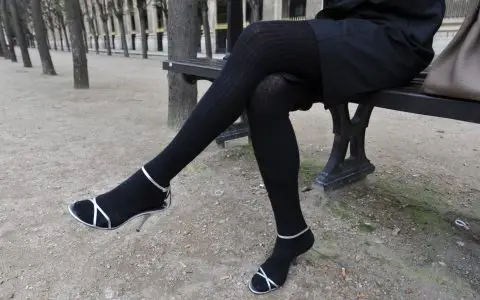 我用长筒袜致逝去的少女时代