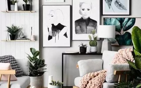 她把丝袜套在花盆上花长得特别旺邻居都羡慕极了！