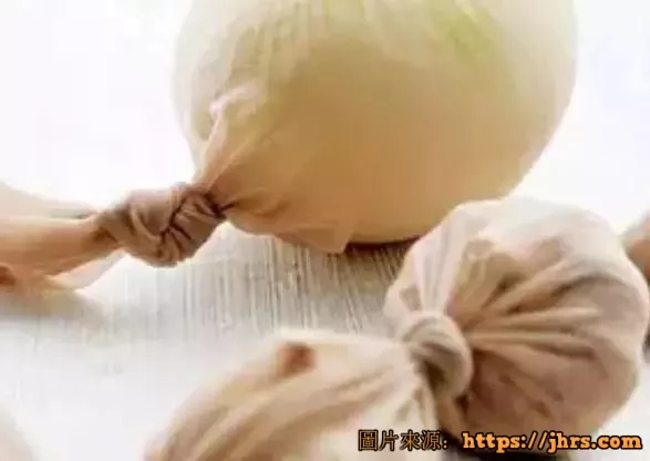 她把丝袜套在花盆上花长得特别旺邻居都羡慕极了！ 9
