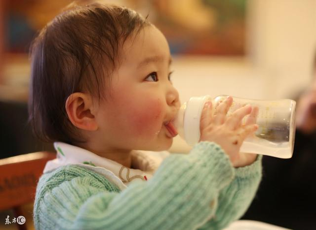 女宝宝屁屁总有一股尿骚味？宝妈说养女孩要精细些！ 1