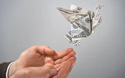 普通人自救指南：穿越大通缩周期的3张救命牌