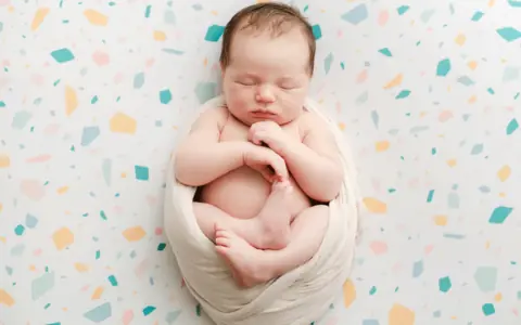 新生儿护理指南：新手爸妈避坑清单 + 实用好物推荐