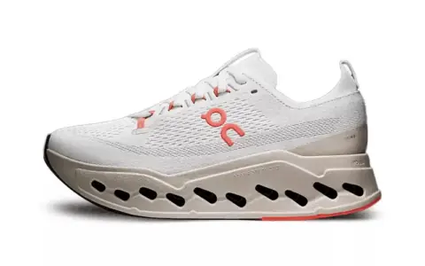 On Cloudsurfer Max 评测：稳健舒适的长距离训练跑鞋值得买吗？