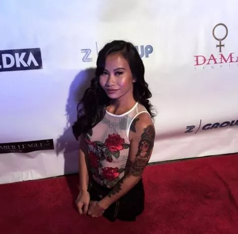 Very inspirational story, legless girl telling you that life without her legs is as exciting 3