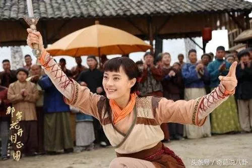 那年花开月正圆小说和电视有什么不同 周莹怎样从江湖混混到陕西首富 8
