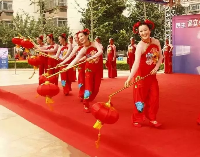 除了七大姑、八大姨过年我最怕的就是刘德华和中国娃娃 7