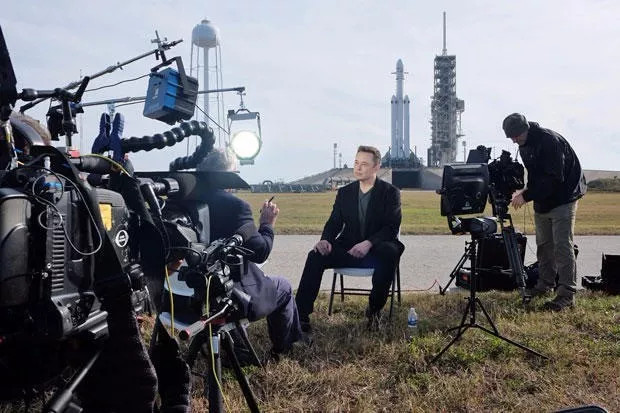 牛逼的马斯克再次改写历史，SpaceX “重型猎鹰"登顶世界运力最强运载火箭 6