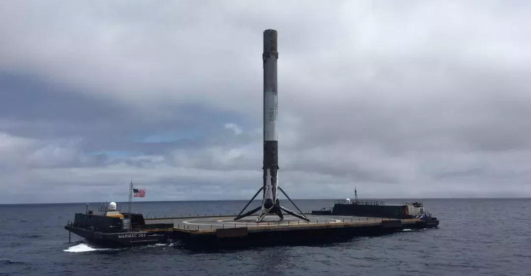 牛逼的马斯克再次改写历史，SpaceX “重型猎鹰"登顶世界运力最强运载火箭 17