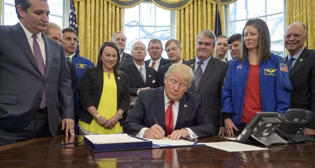 牛逼的马斯克再次改写历史，SpaceX “重型猎鹰"登顶世界运力最强运载火箭 22