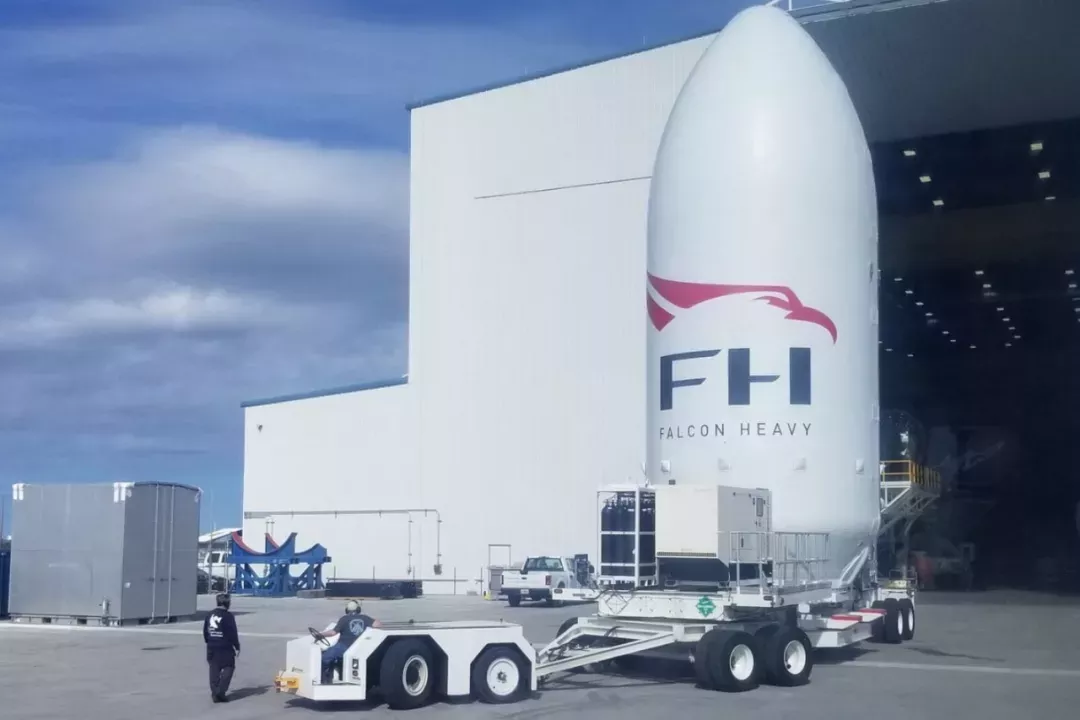 牛逼的马斯克再次改写历史，SpaceX “重型猎鹰"登顶世界运力最强运载火箭 25