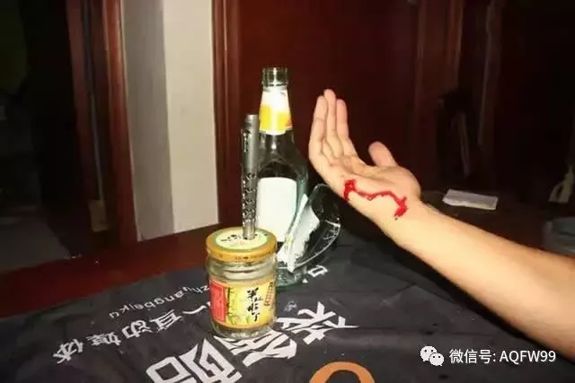 低调的奢华儒雅中隐藏着内敛的杀气 9