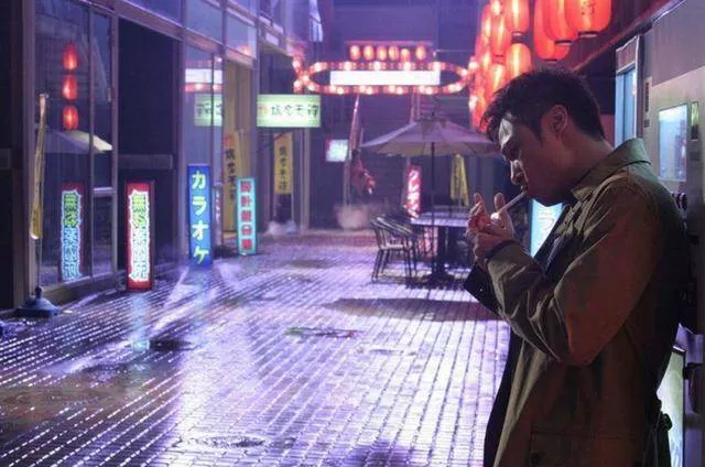 盘点电影中男明星吸烟很帅的12个镜头你看过几部？ 28