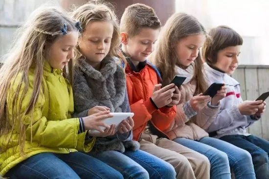 苹果高管针对质疑回应：会开发新型软件工具以协助家长管理儿童手机使用 2