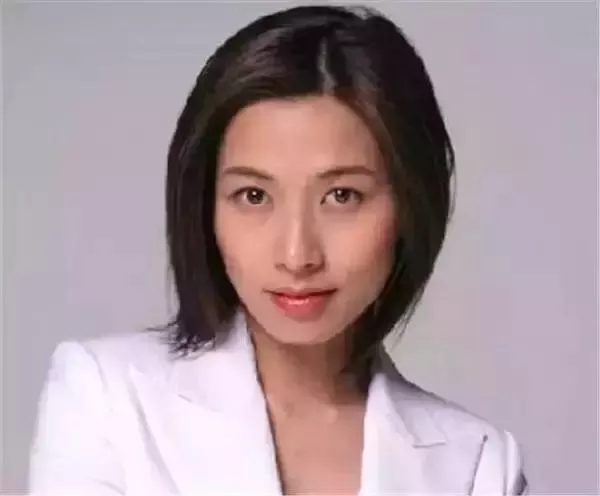模特出身港片野性艳星代表成功洗白后成为辣妈 19