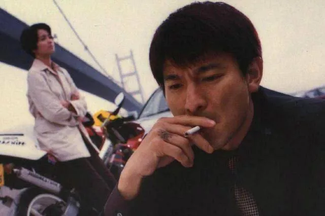 盘点电影中男明星吸烟很帅的12个镜头你看过几部？ 30
