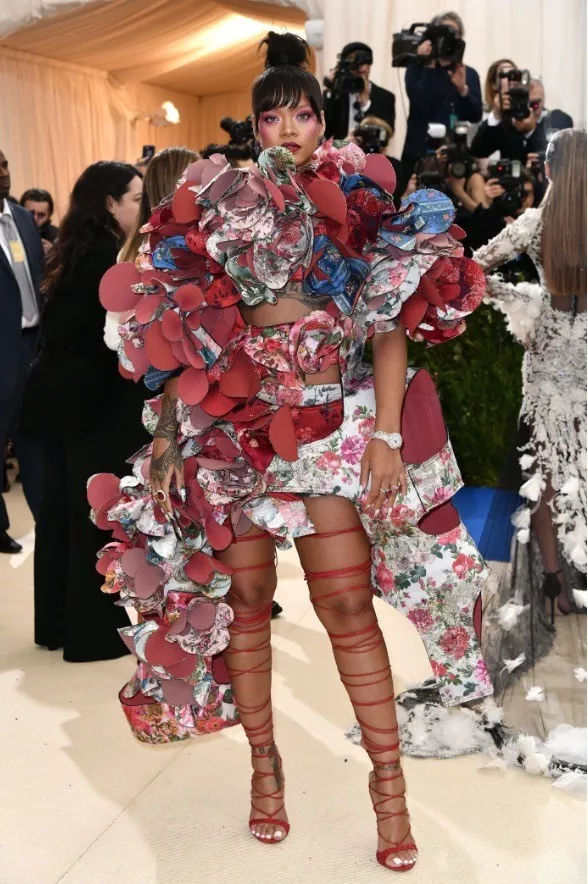 光是淘宝情趣内衣和乡村礼服店就能撑起今年的Met Gala 33