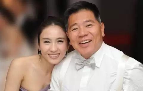黎姿16岁初恋，她饰演陈浩南的女人