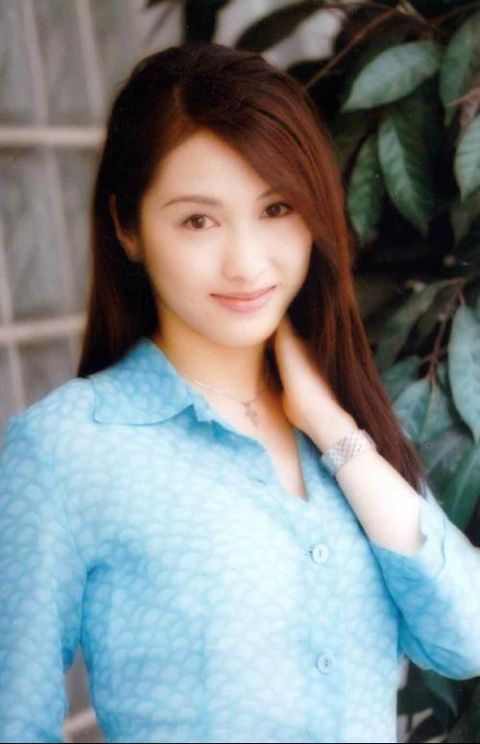黎姿16岁初恋，她饰演陈浩南的女人