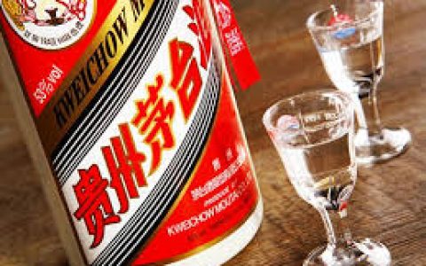 男子过年买62瓶茅台送礼，花费9万