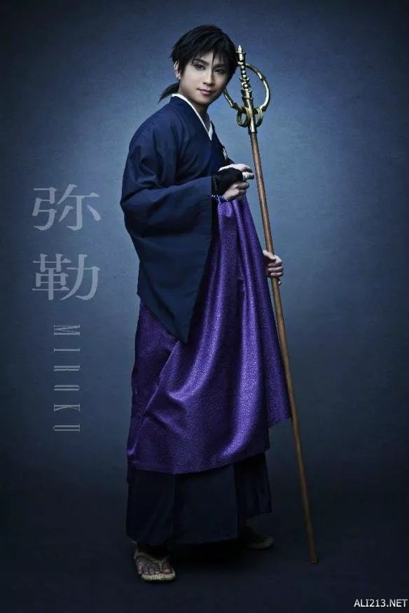 犬夜叉》舞台剧最新定妆照 真人杀生丸更显美貌高冷 2