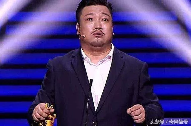 贾冰变身黑马成就“小品王”他原来这样成长！