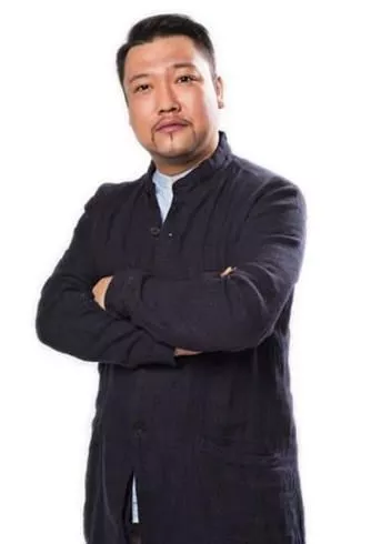 贾冰变身黑马成就“小品王”他原来这样成长！