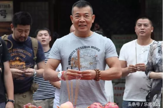 这位老戏骨你一定熟悉近来和甄子丹一起出演过《追龙