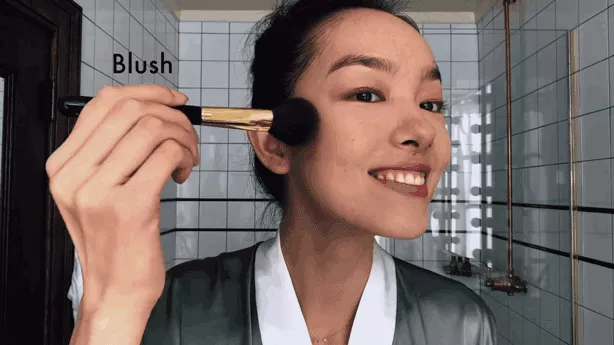 超模刘雯出化妆视频了!教你五步画出素颜裸妆再急也要美妆! 16