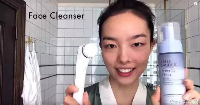 超模刘雯出化妆视频了!教你五步画出素颜裸妆再急也要美妆! 10