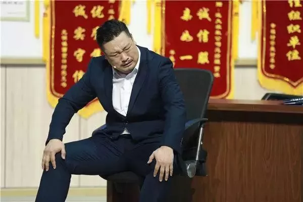 喜剧老男孩”贾冰也许将迎来属于他的喜剧时代 8