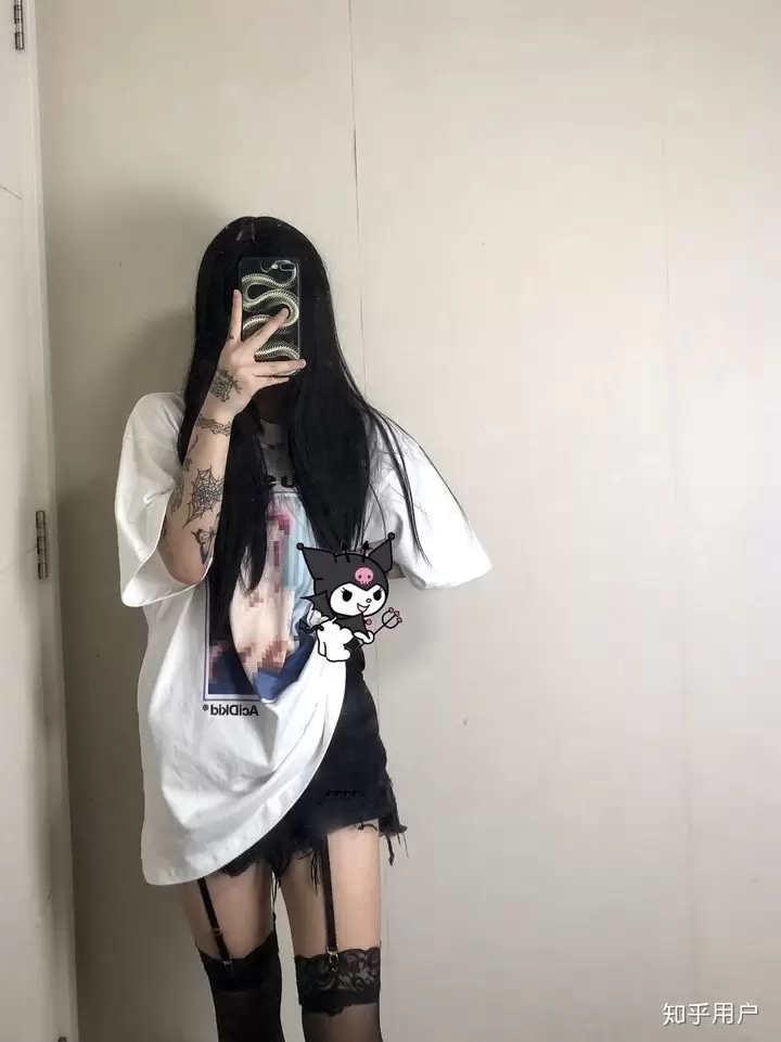 为什么中国女性经常穿连裤袜而不穿长筒袜？