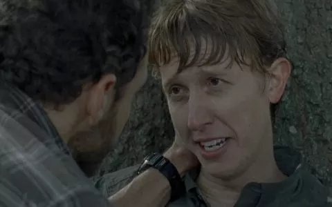 行尸走肉第八季第3集剧情之瑞克未找到重机枪差点丧命，国王多次胜利之后遭埋伏