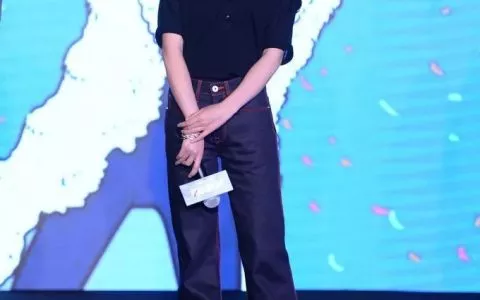 曾经直男癌都嫌弃的TEE现在居然变得这么时髦好穿了？