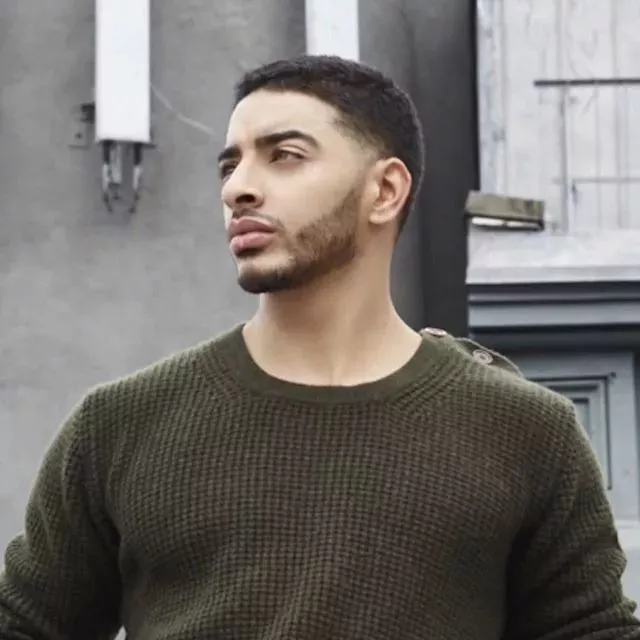 她”用了19年跨越性别！变性后成为了全世界最性感的内裤男模 33