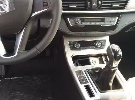 新手刚拿到驾驶证到底适合买新车还是二手车？很多人都会选错！ 3