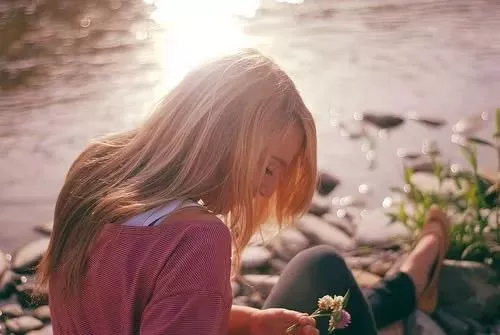 情感语录女生朋友圈经典励志语录一句话
