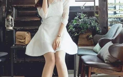 2020妹子穿连裤袜好搭配吗