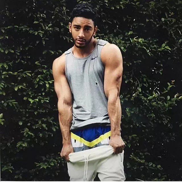 她”用了19年跨越性别！变性后成为了全世界最性感的内裤男模 27