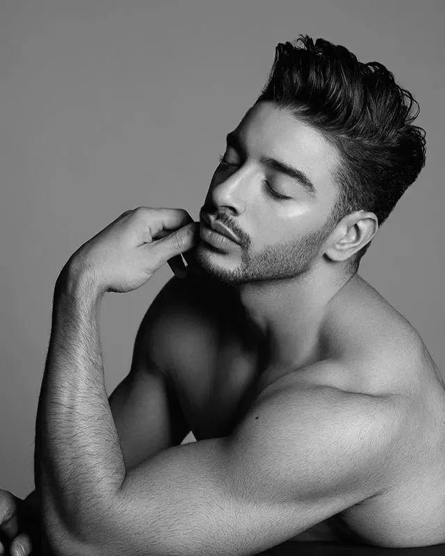 她”用了19年跨越性别！变性后成为了全世界最性感的内裤男模 10