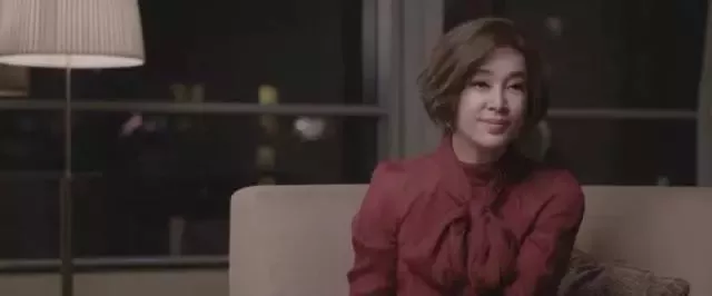 刘晓庆走红毯穿丝袜被嘲笑：总拿“老”讽刺女人这一招不好使了 9
