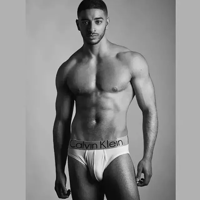 她”用了19年跨越性别！变性后成为了全世界最性感的内裤男模 2